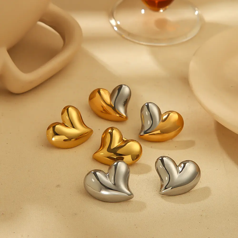 1 Pair Minimalist Style Heart Shape Stainless Steel 18K Gold Plated Women's Stud Earrings 